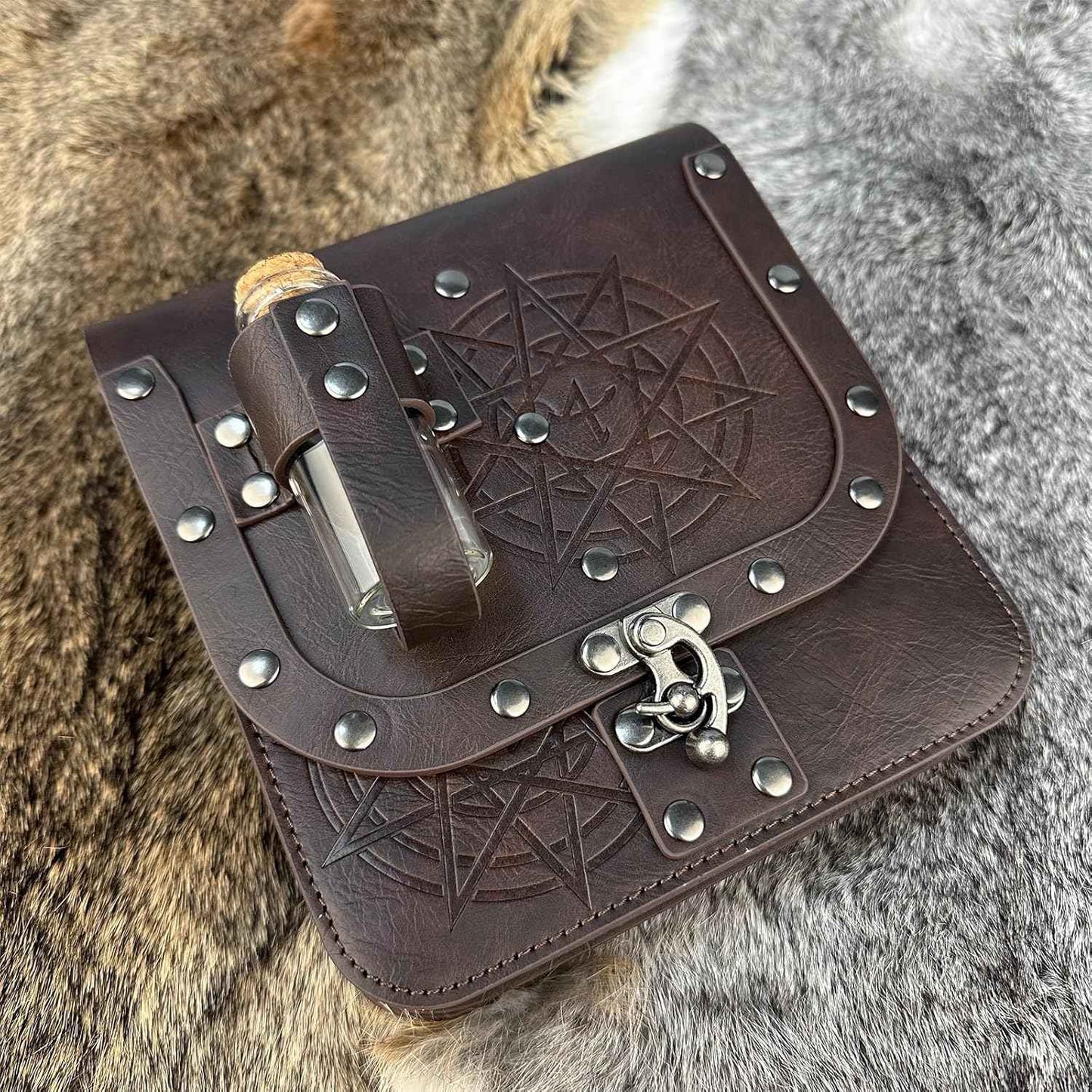 HiiFeuer Medieval Alchemy Faux Leather Belt Bag with 4 Cork Potion Vials, Fantasy Wizard Waist Pouch Side Pack for Ren Faire (Light Brown A)