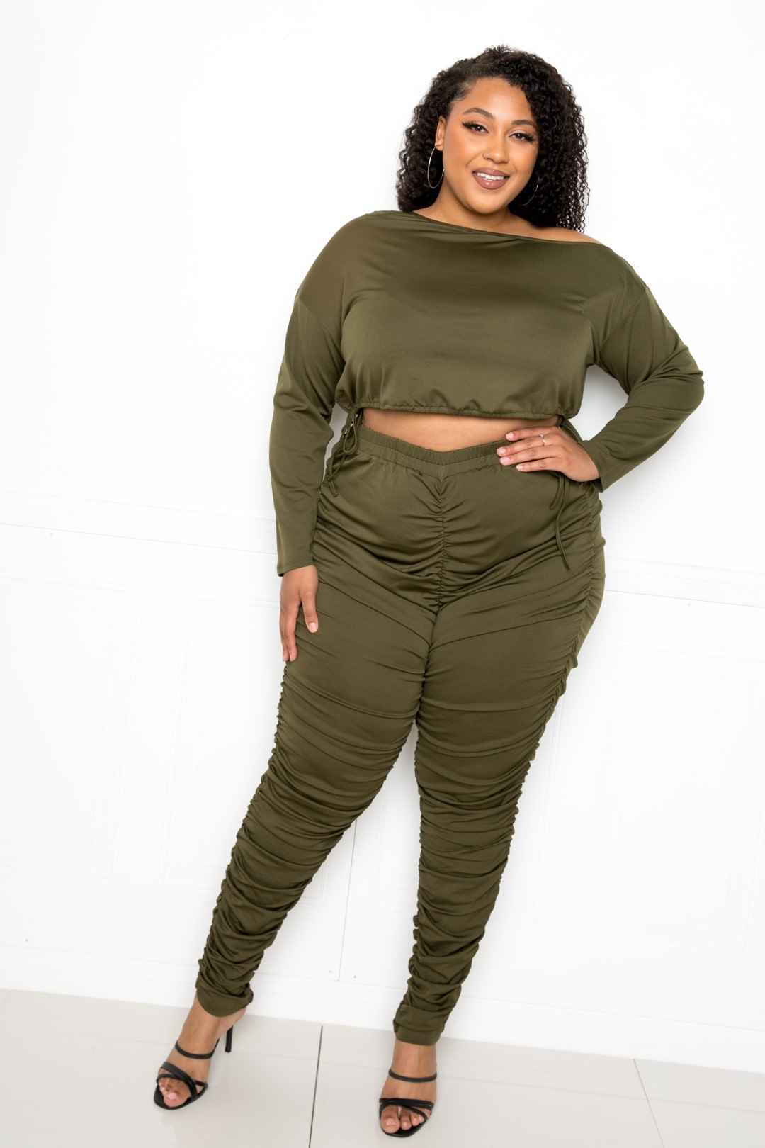 Plus Size Off Shoulder Cropped Top And Ruched Leggings Sets β Stylish & Comfortable β menβs fashion, stylish and versatile