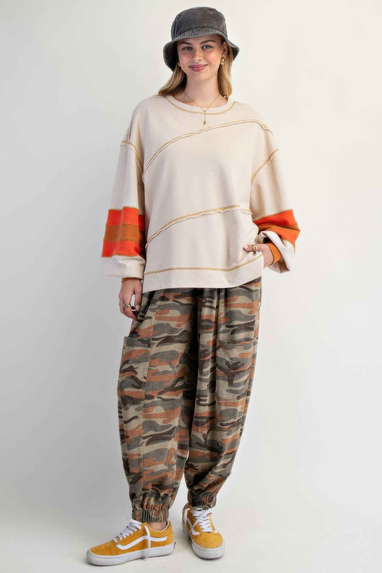 Color Mix Embroidered Washed Pullover