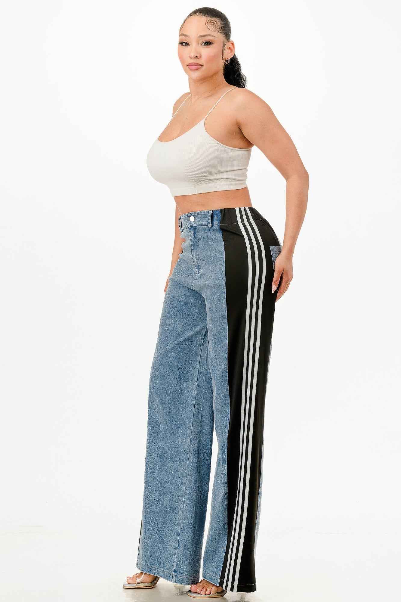Wide Leg Jeans With Stripe Detail