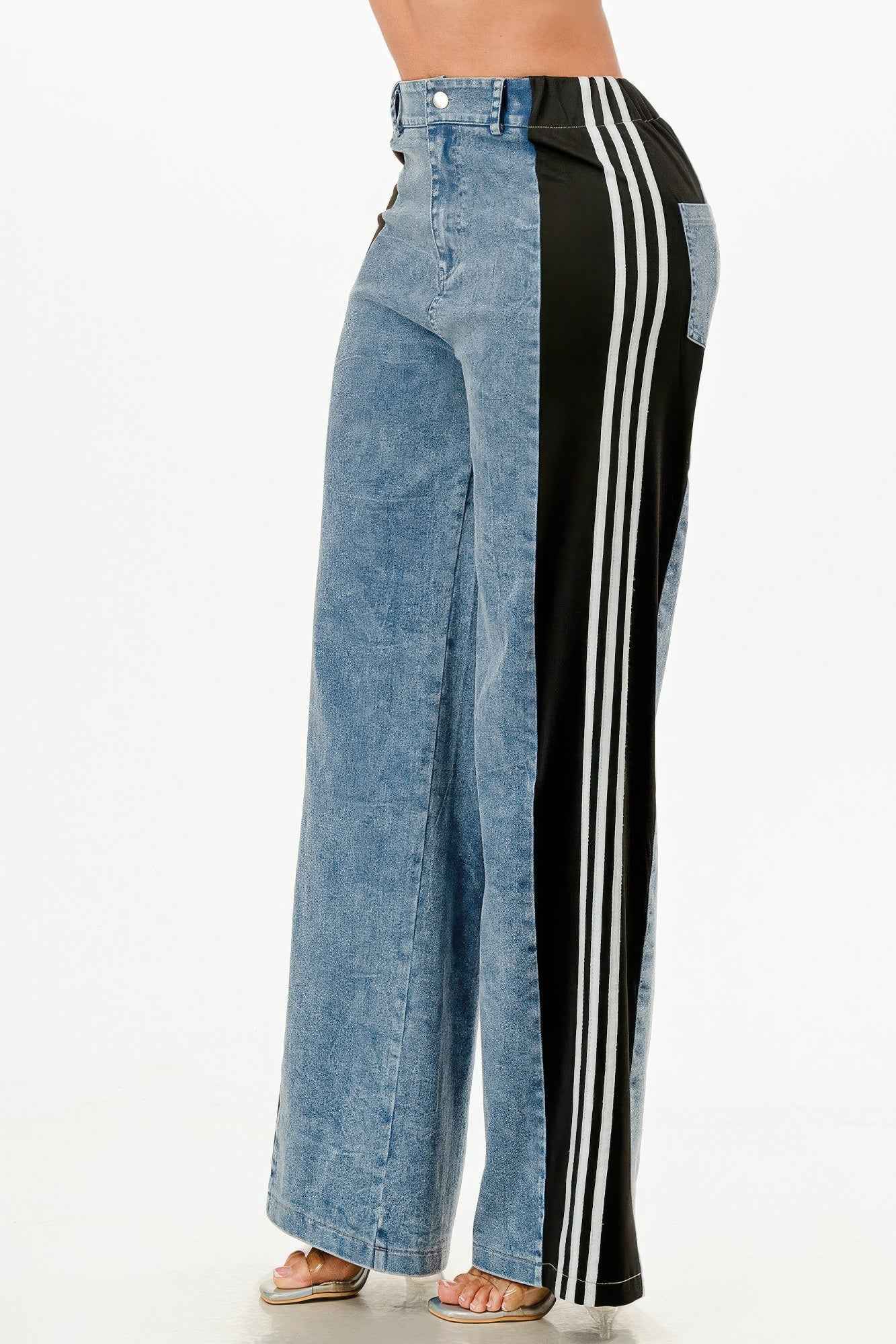 Wide Leg Jeans With Stripe Detail