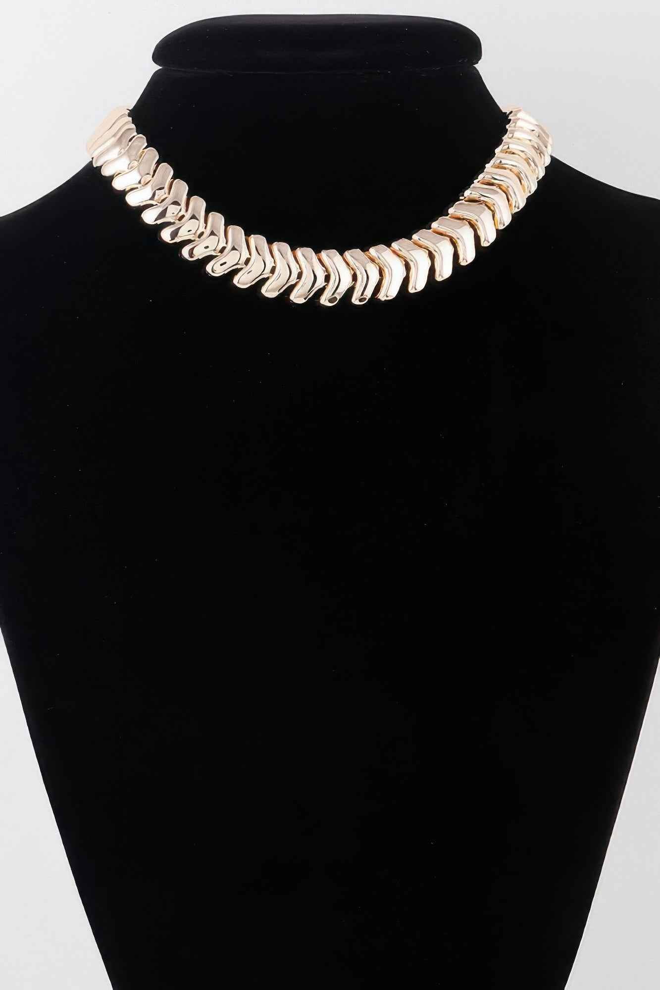 New Arrival – Shiny Arrow Chain Choker Necklace – New Arrival Now Live
