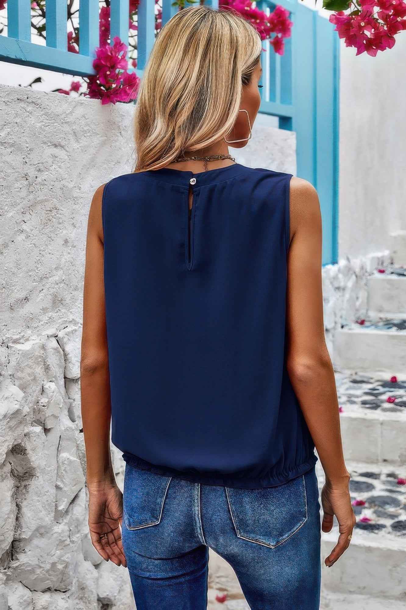 Sleeveless Pleated Round Neck Loose Fit Top