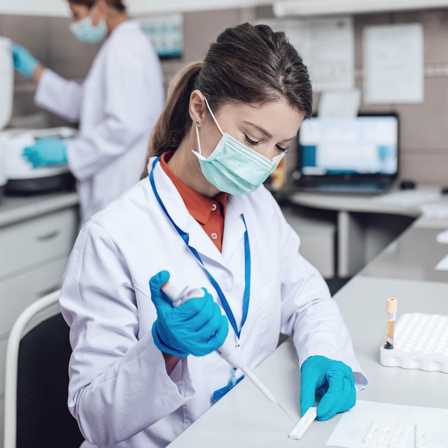 NY Threads Professional Lab Coat for Women, Long Sleeve Medical Coat