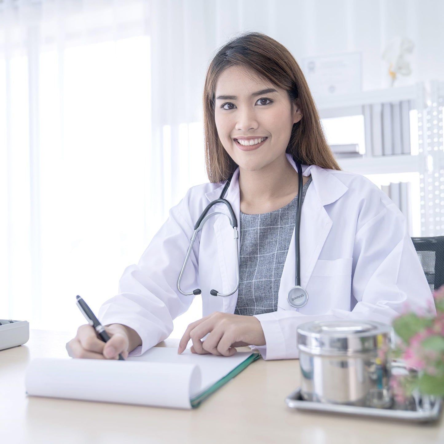 NY Threads Professional Lab Coat for Women, Long Sleeve Medical Coat