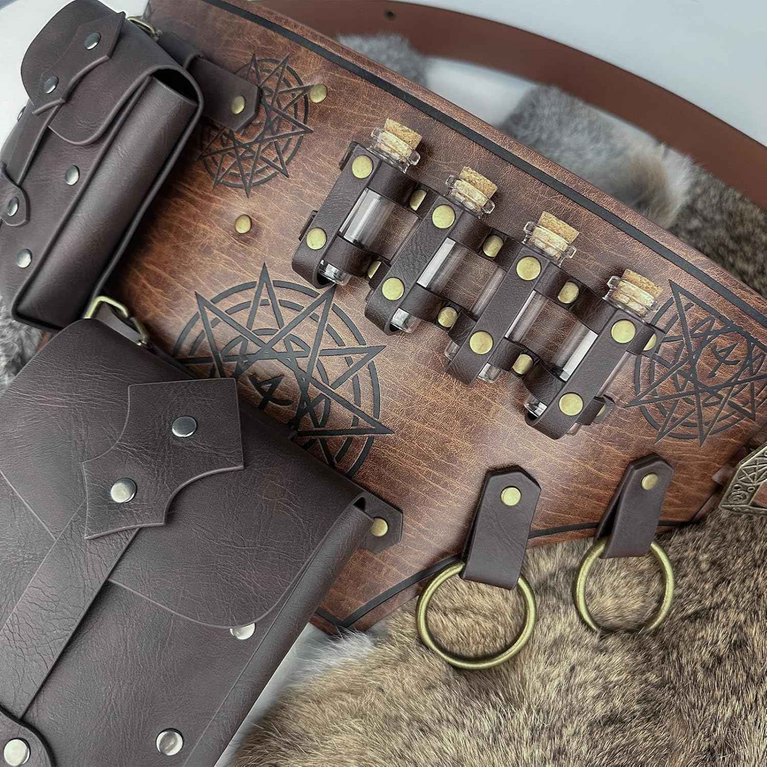 HiiFeuer 4 PCs Medieval Alchemy Costume, Fantasy Faux Leather Wizard Potion Holder Belt With 4 Cork Vials and Bag