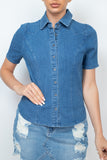 Blusa vaquera con cuello abotonado