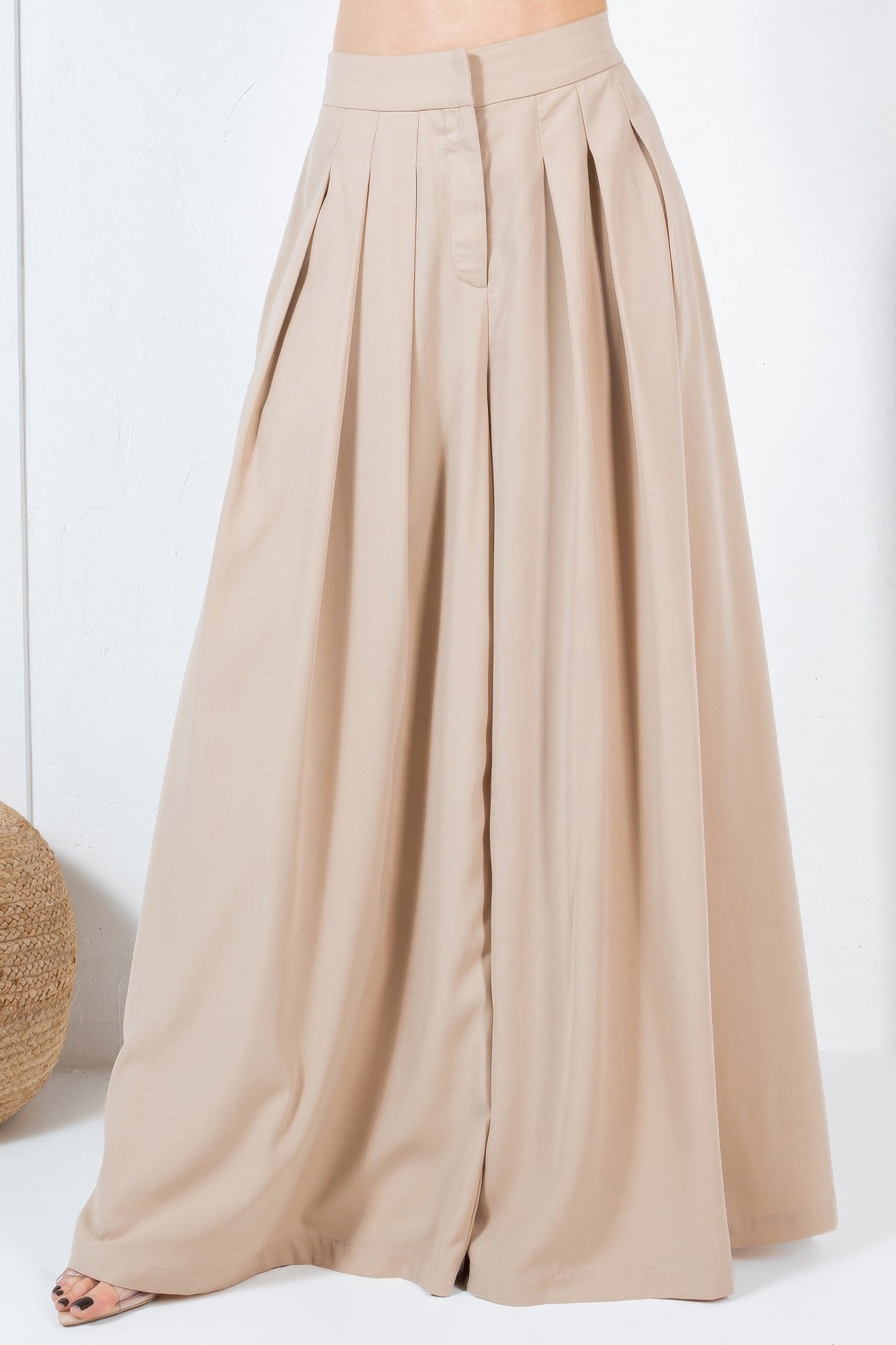 New Arrival – Large Hem Wide Leg Pleated Solid Pants – New Arrival Now Live