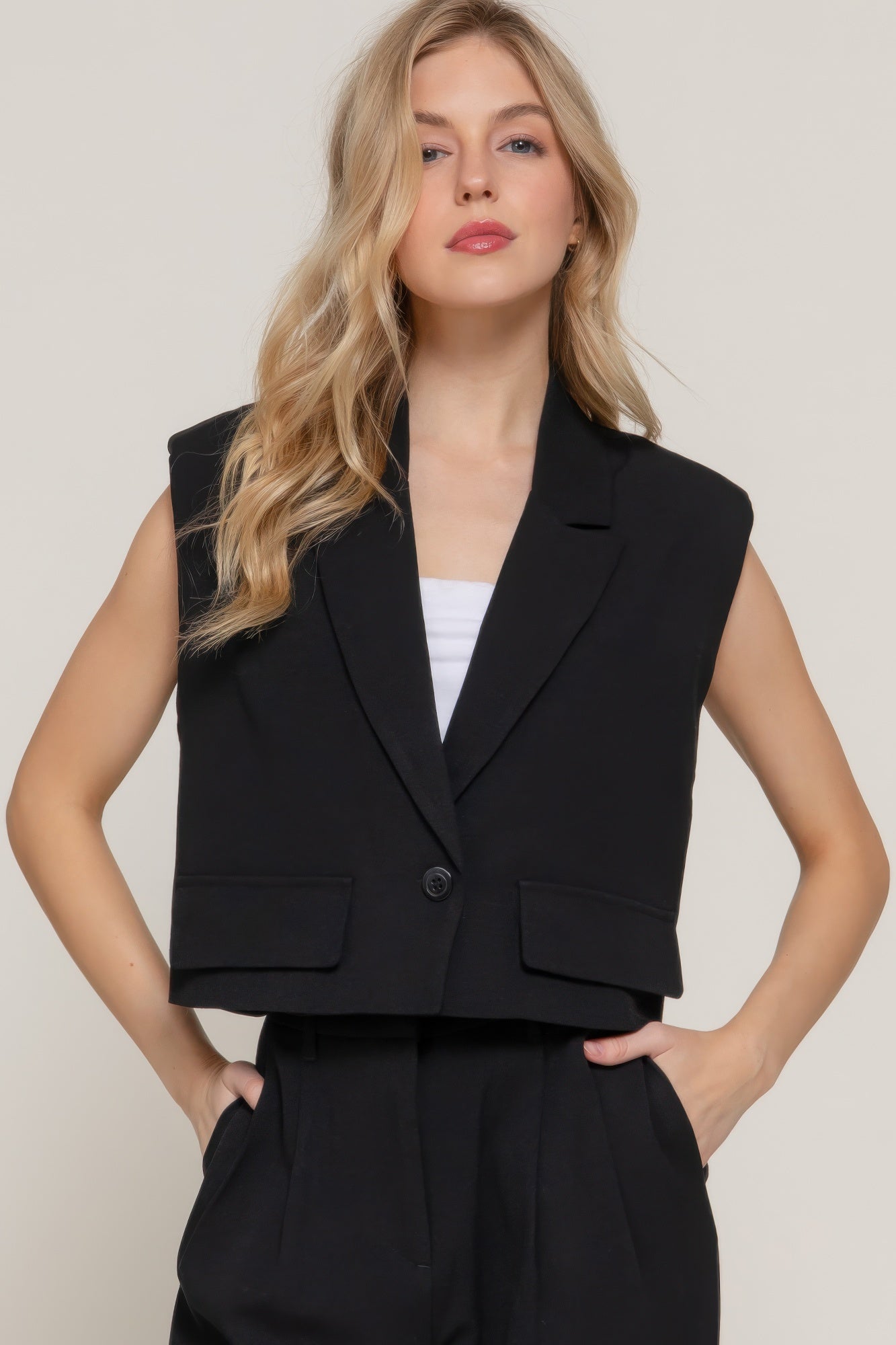 New Arrival – Lapel Collar W/shoulder Pads Vest – New Arrival Now Live