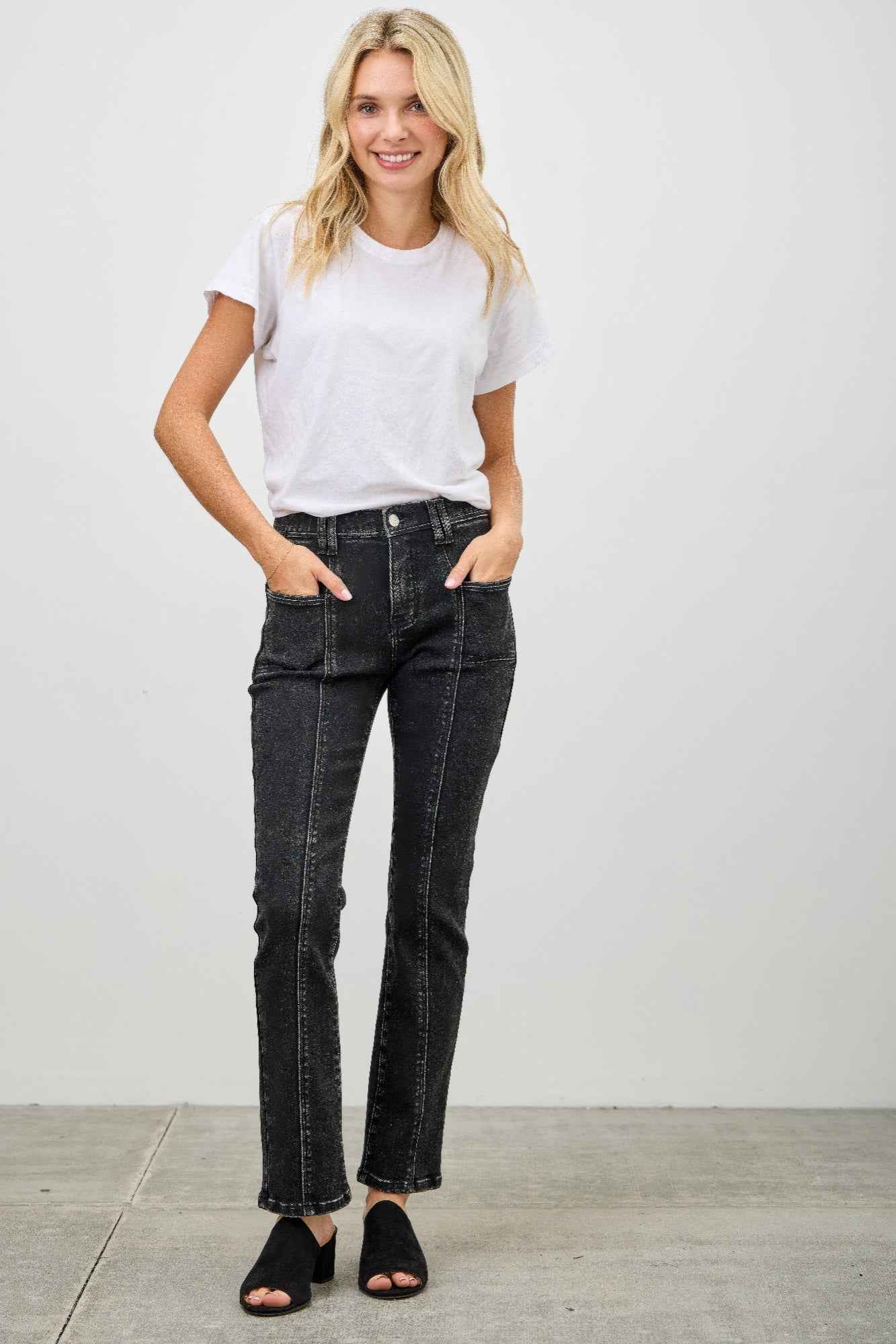 Mid Rise Slim Straight In Black Acid