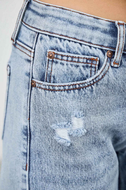 Mid Rise Relaxed Straight With Destroy