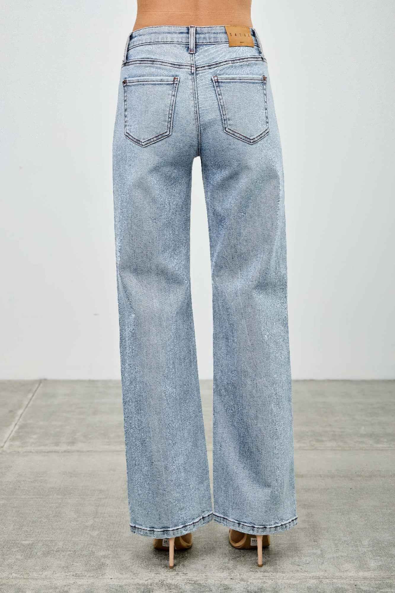 Mid Rise Relaxed Straight With Destroy