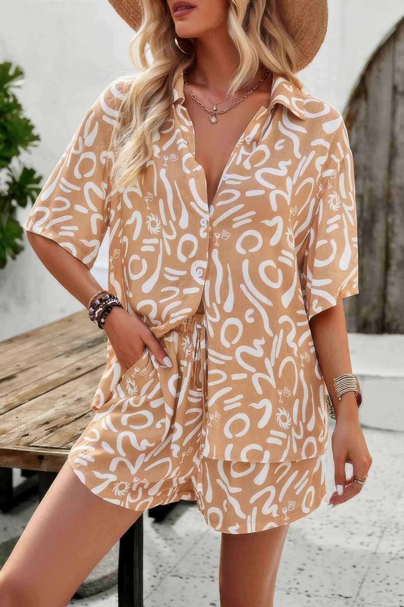 Allover Print Elastic Shorts Two Pieces Button Set