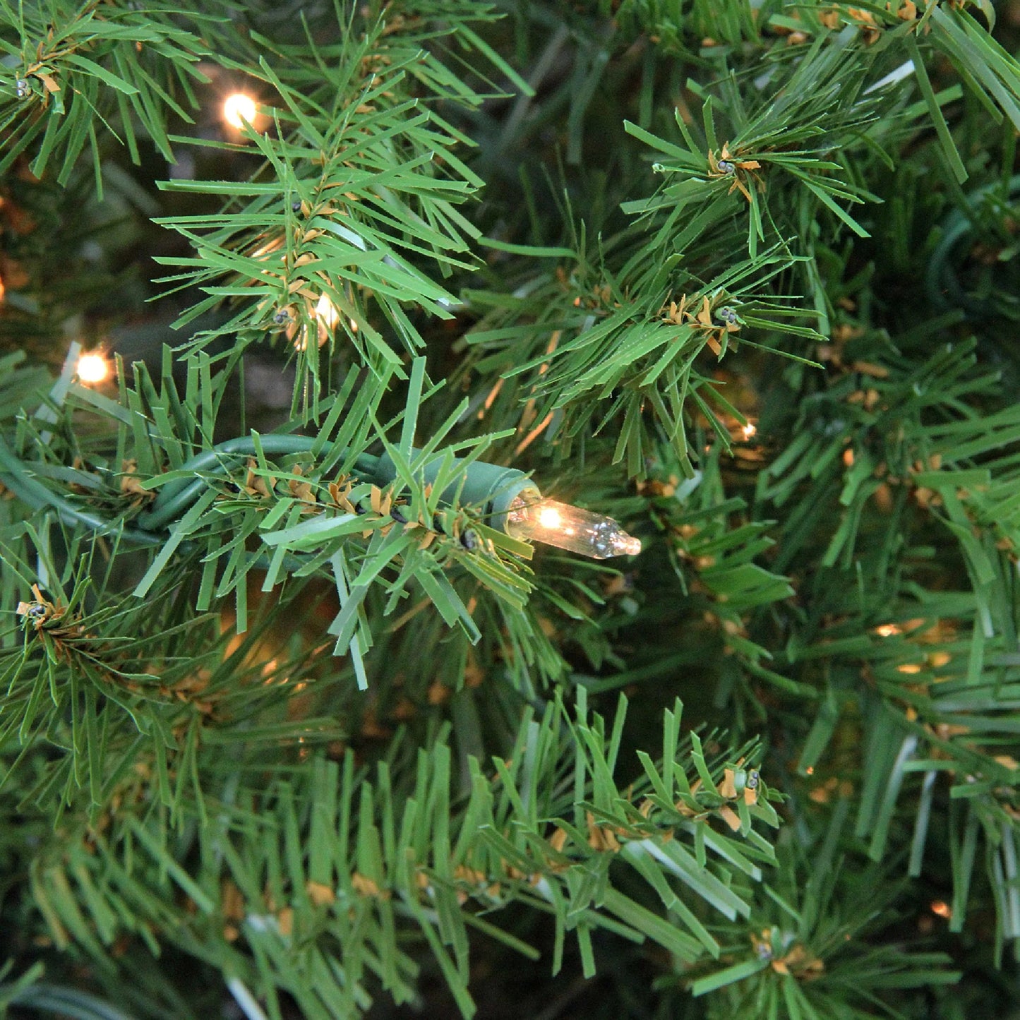 9' Prelit Artificial Christmas Tree Full Profile Northern Pine - Clear Lights